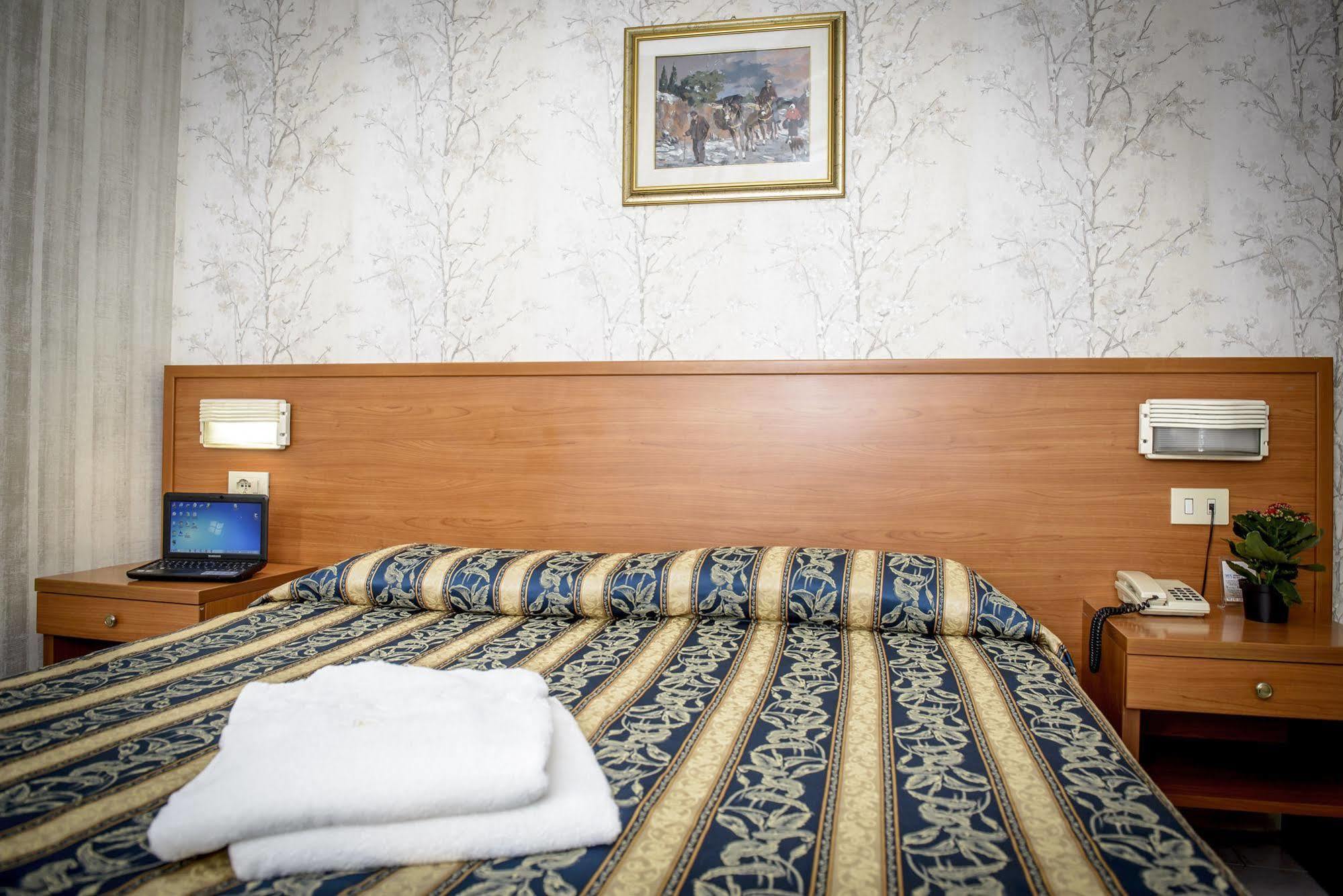Hotel Emmaus Roma Ngoại thất bức ảnh